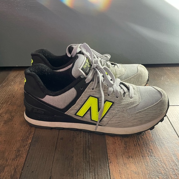 574 New Balance Women's Sneakers in Heather Gray and Neon Yellow - Picture 4 of 8